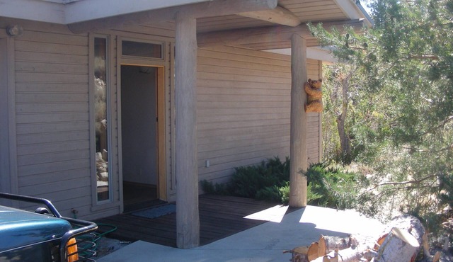 Lundy House - Lundy Canyon