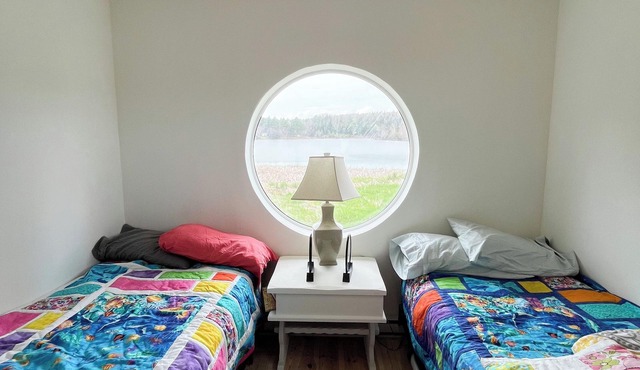 Lunenburg Beach Front Cottage on Masons - 360 Water Views