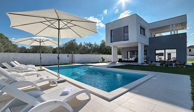 Lungera by Interhome