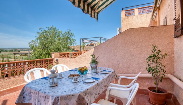 LUNICE: Nice flat in Bellcaire with large terrace and nature view
