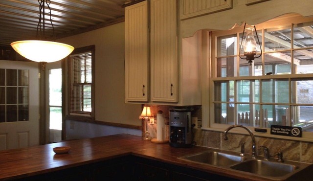 LUNKER BUNKER*Scottsboro/Lake Guntersville-near Goosepond;sleeps12; Boat parking