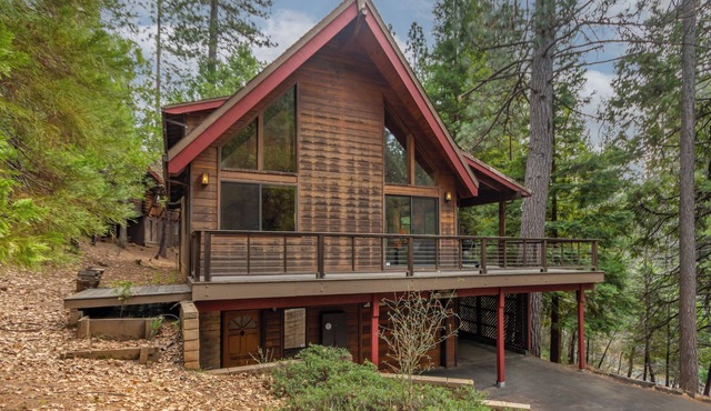 LUPINE LODGE - WALK TO LAKEMONT PINES LAKE W/FREE ACCESS, SLEEPS 10 W/REC ROOM