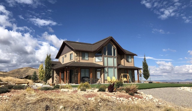 Lupine Vista at Bear Lake, SLEEPS 12, Beach Access, Pool, HotTub, Sport Court