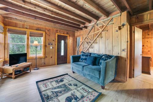 Lupton Cabin Near Lake and Trails - Fire Pit and More!