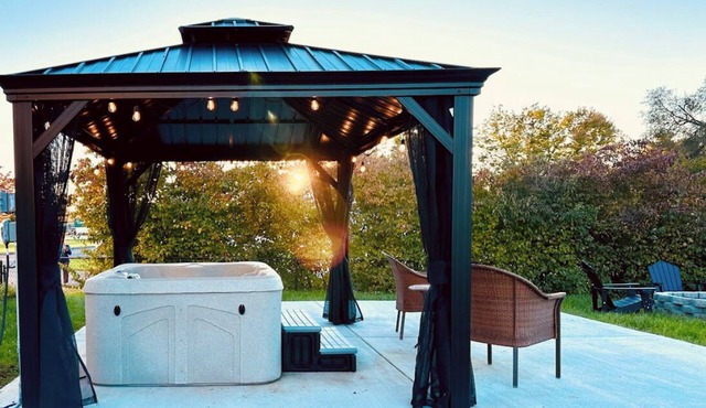 Luray Downtown/Hot Tub/Game Room/Firepit