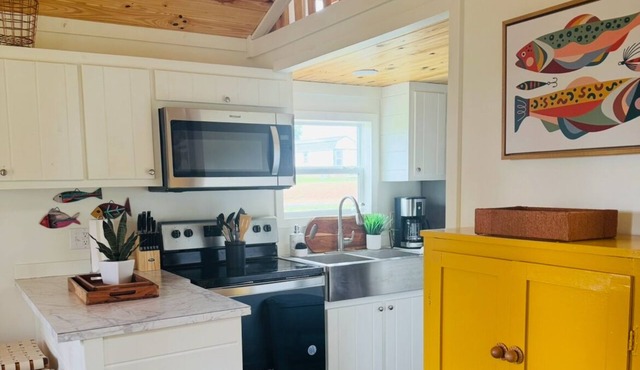 Lure Living - Less than a mile from Smith Lake Park