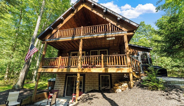 Lured Awayn3-bedroom cabin in delightful Oakland with AC, WiFi