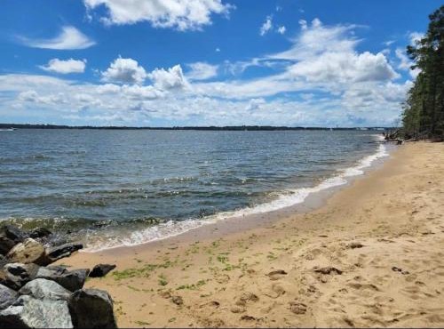 Lusby 4BD Family Home with Private Beach Access