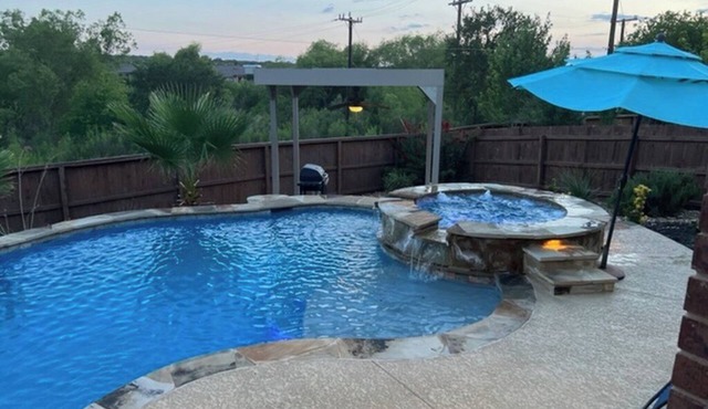 Lush 7-Bedroom, Heated pool, Spa, Home theater, Game room, St2n