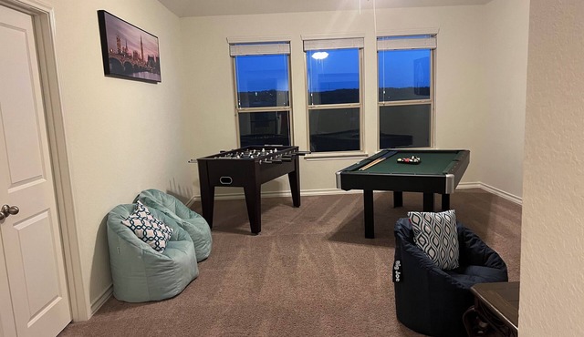 Lush 7-BR, Home Theater/Game Room near Seaworld/Six Flags -St2-