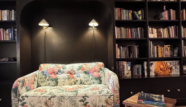 Lush Brownstone Perfect for Family Stay