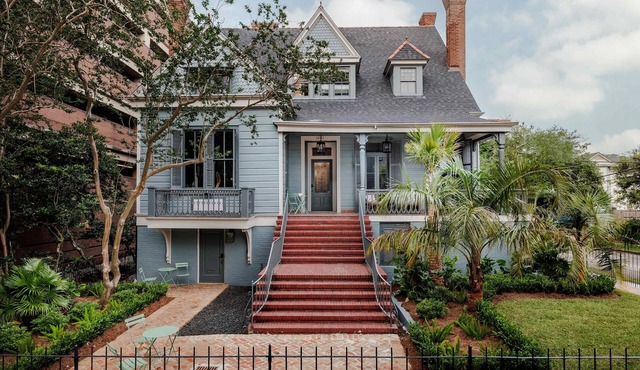 Lush Garden District Units With Shared Heated Pool