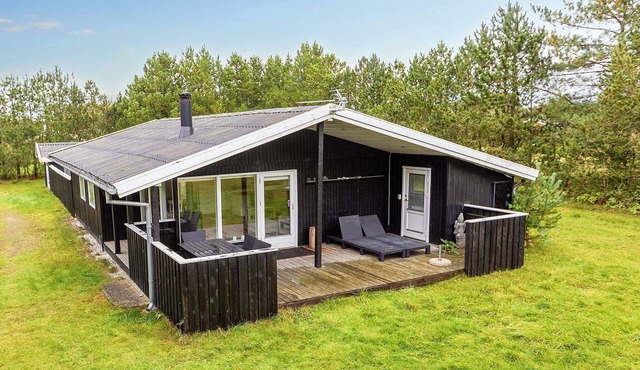 Lush home in Hals, 6 guests