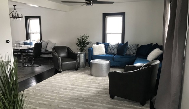 Lush Newley Renovated Home - Downtown Warren