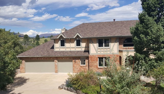 Lush setting, minutes to downtown Colorado Springs