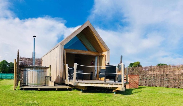 Lushna 1 Mezzanine at Lee Wick Farm Cottages & Glamping
