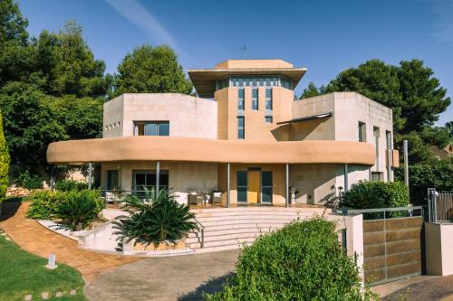Lushville - Luxurious Villa with Pool in Valencia