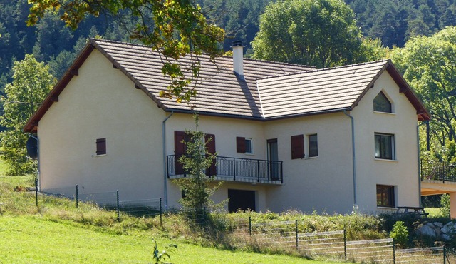 "Luslecheylard" Modern 4 Bedroom Detached House with Stunning Views