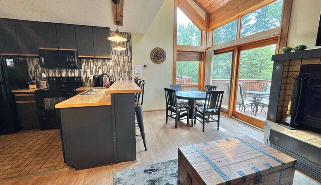 Lutsen Ski-In/Ski-Out Townhome | Pool, Gym, Sauna