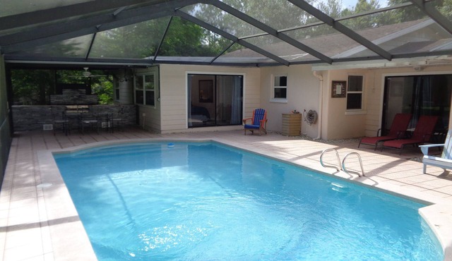 Lutz Cottage - Pool/Beaches/Busch Gardens/Disney/USF/Pets