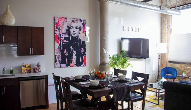 Luxéry Stay "Hollywood" Downtown/McCormick/WinTrust Area