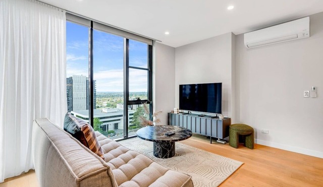 Lux 1 bedroom Executive Apt in Box Hill