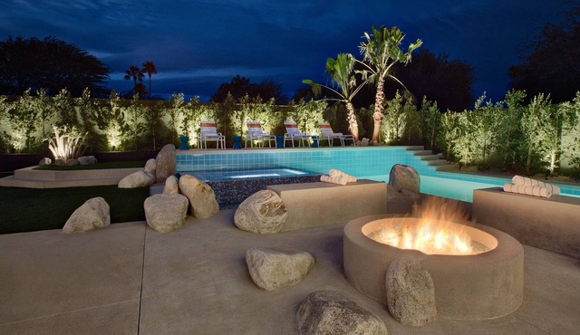 Lux 1959 Mid-Century Home. Perfect for Families/Groups, Pool/Spa, Dogs ok