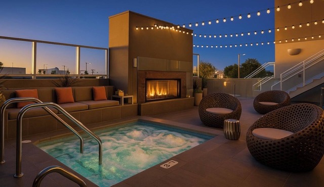 Lux 1BD/1BTH apt in peaceful Glendale w pool,gym,hot tub, rooftop, free parking