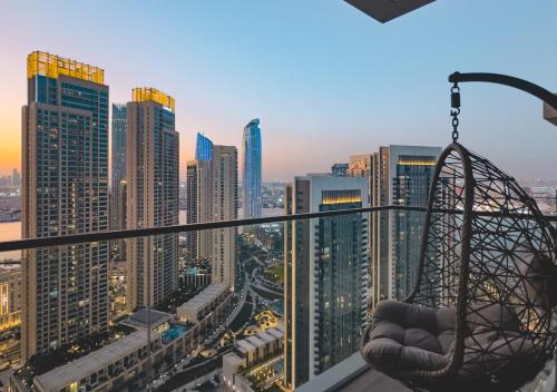 Lux 1BR Apartment with Amazing view in Palace Residences Creek Harbor