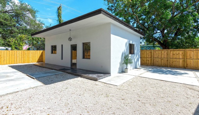 Lux 2 Bed Apartment Close to Everything