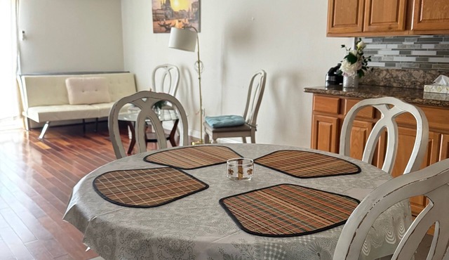 Lux 2 BR, 1,5 Ba TH 1/2 block to IB Beach!