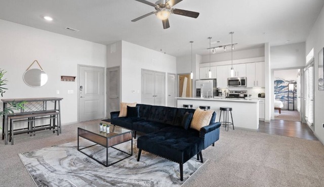 LUX 2B2B Apt Near Heart of Austin w/Pool & Parking