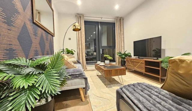 LUX 2Bed 2Bath Apartment with Terrace, City Center