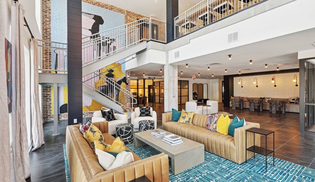 Lux 2BR Apt w/Balcony & Pool