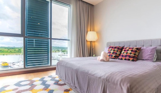 Lux 3BR Suite Puteri Harbour Near Legoland & Hello Kitty