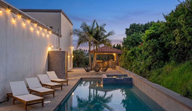 Lux 4-bedroom home with AC, pool&spa, roofdeck in beautiful La Jolla