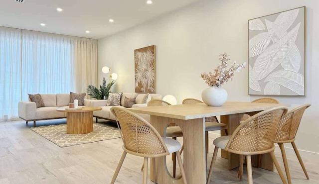 Lux 4B Family&Business Travel Suite-ASBshowgrounds