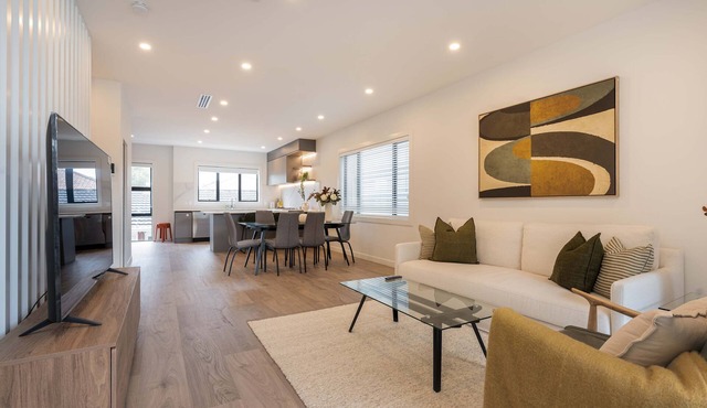 Lux 4B Holiday House in Greenlane - ASBshowgrounds