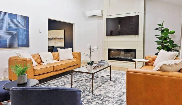 Lux 4BD House-Mins to PSU, 10 Guests, Pool Table