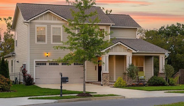 Lux: 4BR/4BA game room, gym, near Nashville!