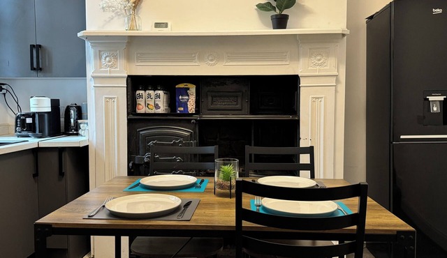 Lux 4BR, Near airport, Nespresso, 8 bed, WI-FI, free parking