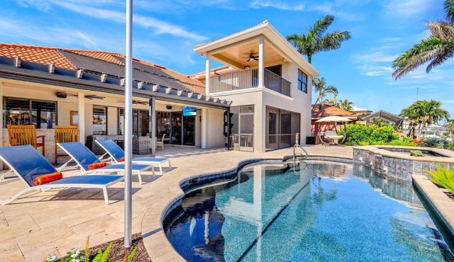 Lux 5BR/4BA South-Facing Waterfront/Pool, Hot Tub, Dock & Dual Master Suites