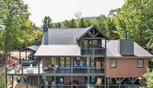 Lux 5Br, Lake & Mtn View, Hot Tub, Firepit Game Rm