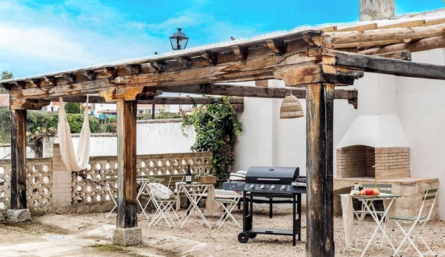 Lux 5BR Villa. Pool, WineCellar,Gardens,Games and BBQ