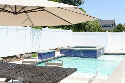 Lux 6BedRoom Villa with Salted Pool, Hot tub and near Disneyland