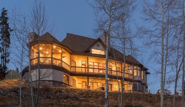 Lux 8000 SQ Ft, 9 BDR, 15 Beds, Hot Tub, Large Groups!