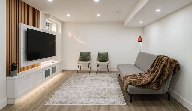 Lux Basement Apartment Getaway