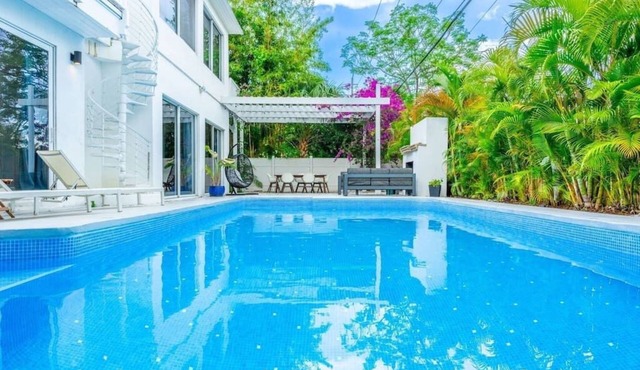 LUX Beach Villa I By Hotel Home Stays