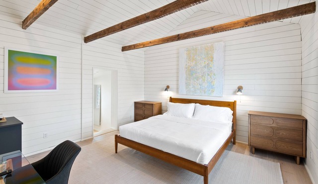 Lux Boutique Hotel Room- Downtown Cville | Rose Jean Room 3