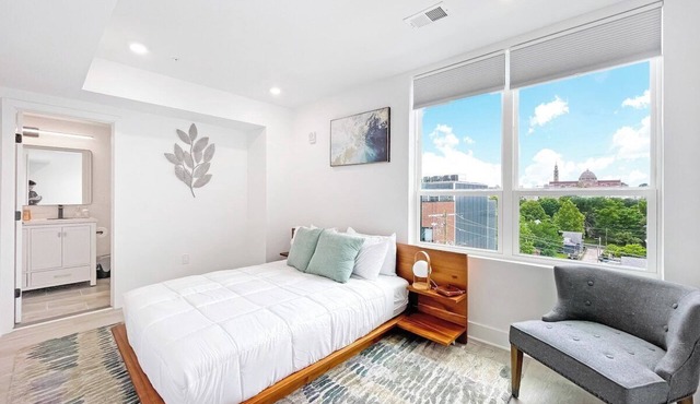 LUX Brookland Penthouse with RoofDeck & Skyline View